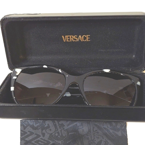Versace Sunglasses With Case Beautiful Black And Ivory Frame Good Condition - Picture 7 of 11